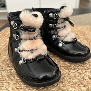 Toddler UGG boots w zipper